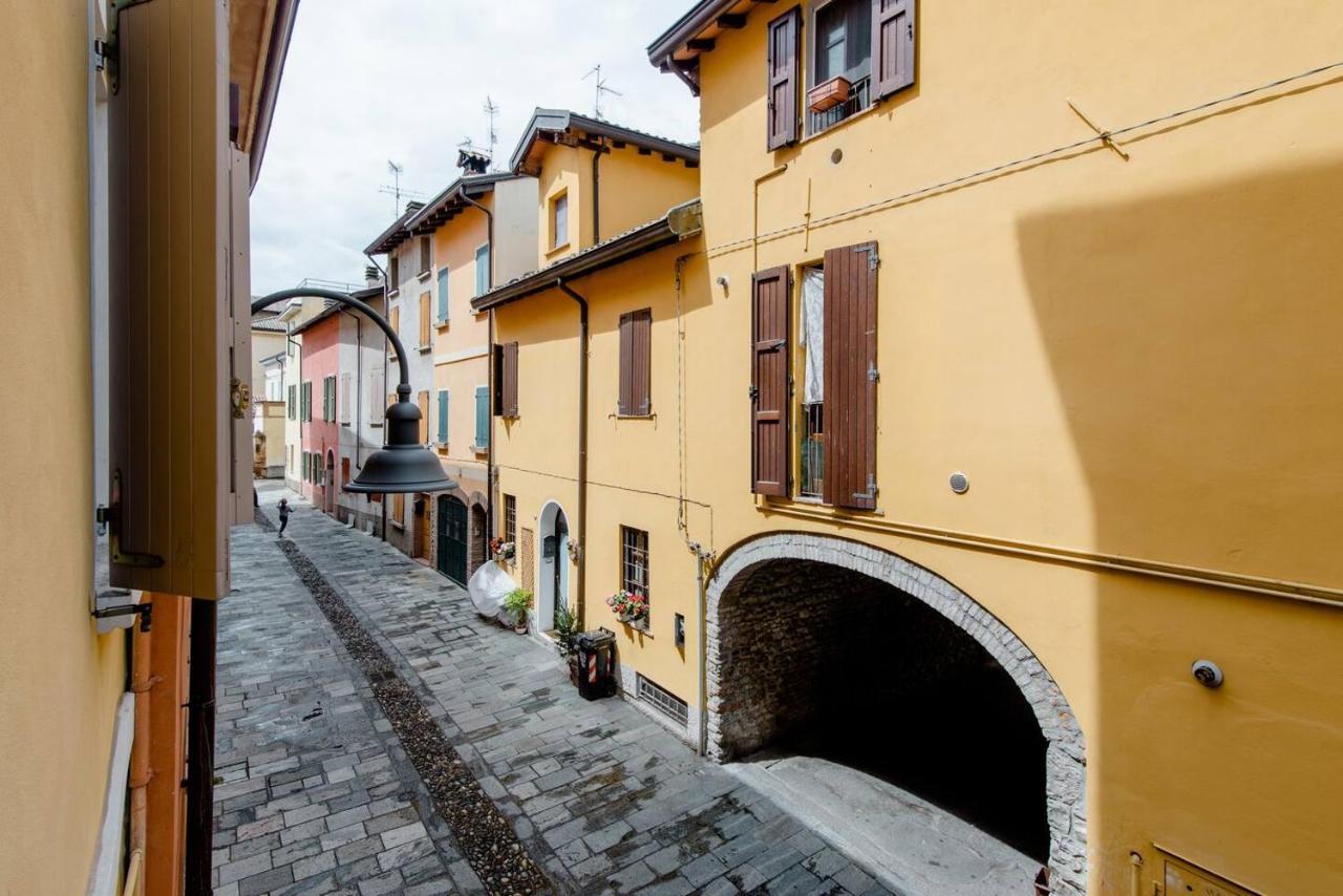 La Casa Sulle Mura Montecchio Emilia Bagian luar foto